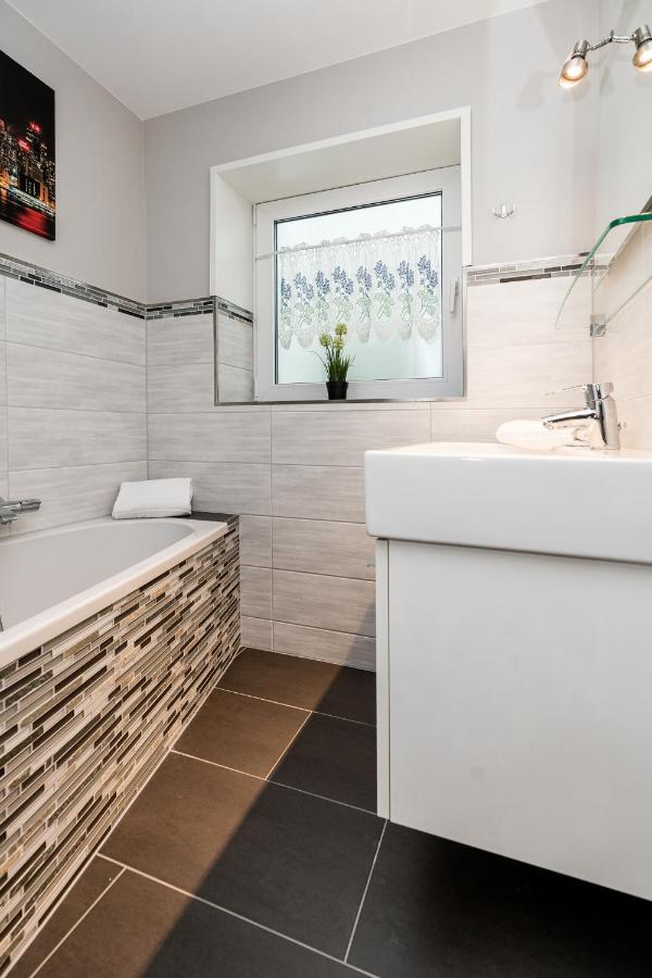 Fewo Wattblick - Steinum Apartment *